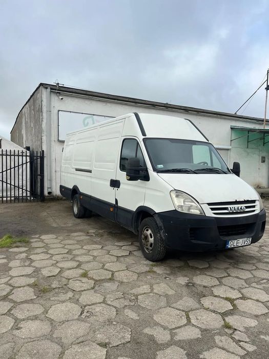 Iveco Daily 35C18  Iveco Daily 3.0 180 KM – podwyższane i przedłużone - na bliźniakach