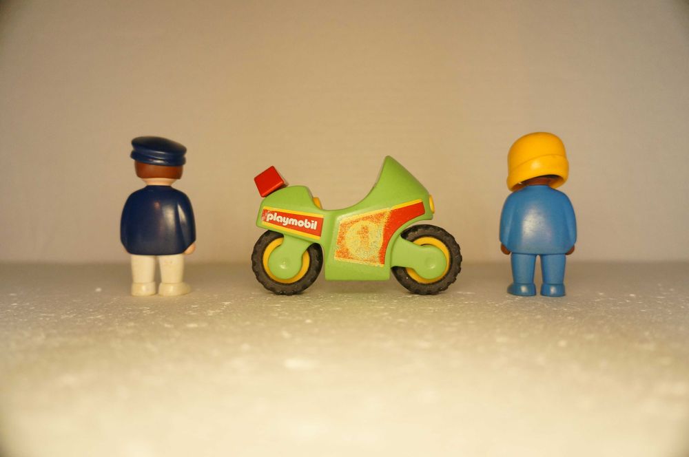 Playmobil 907 123 Motor policjant motocyklista Playmobile