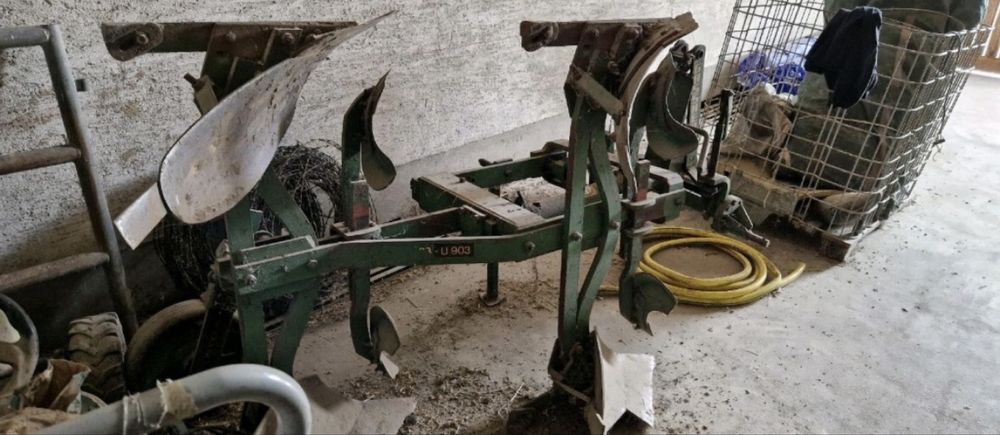 Pług 2 skibowy obrotowy firmy gassner oraz opryskiwacz 600 L
