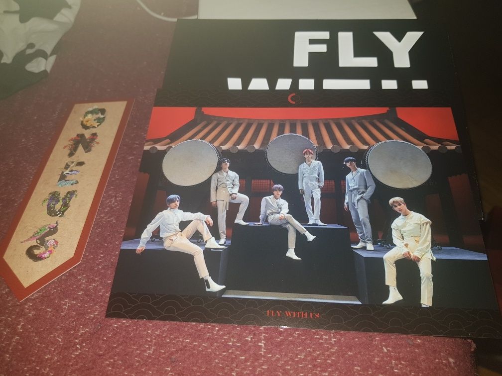 Album ONEUS Fly With Us ze wszystkimi dodatkami kpop