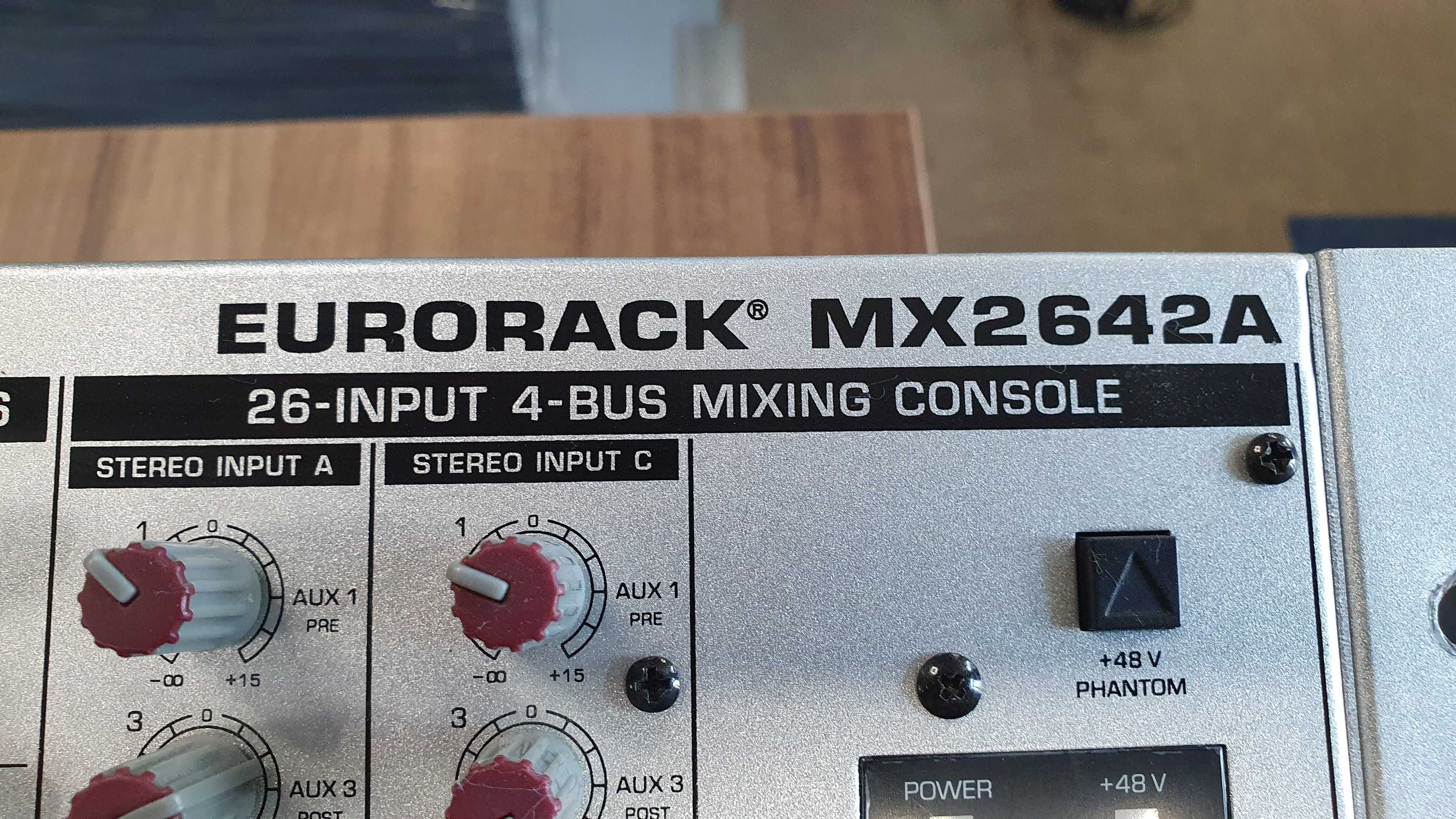 Behringer Eurorack MX2642A 26-Input 4-Bus Микшерный пульт