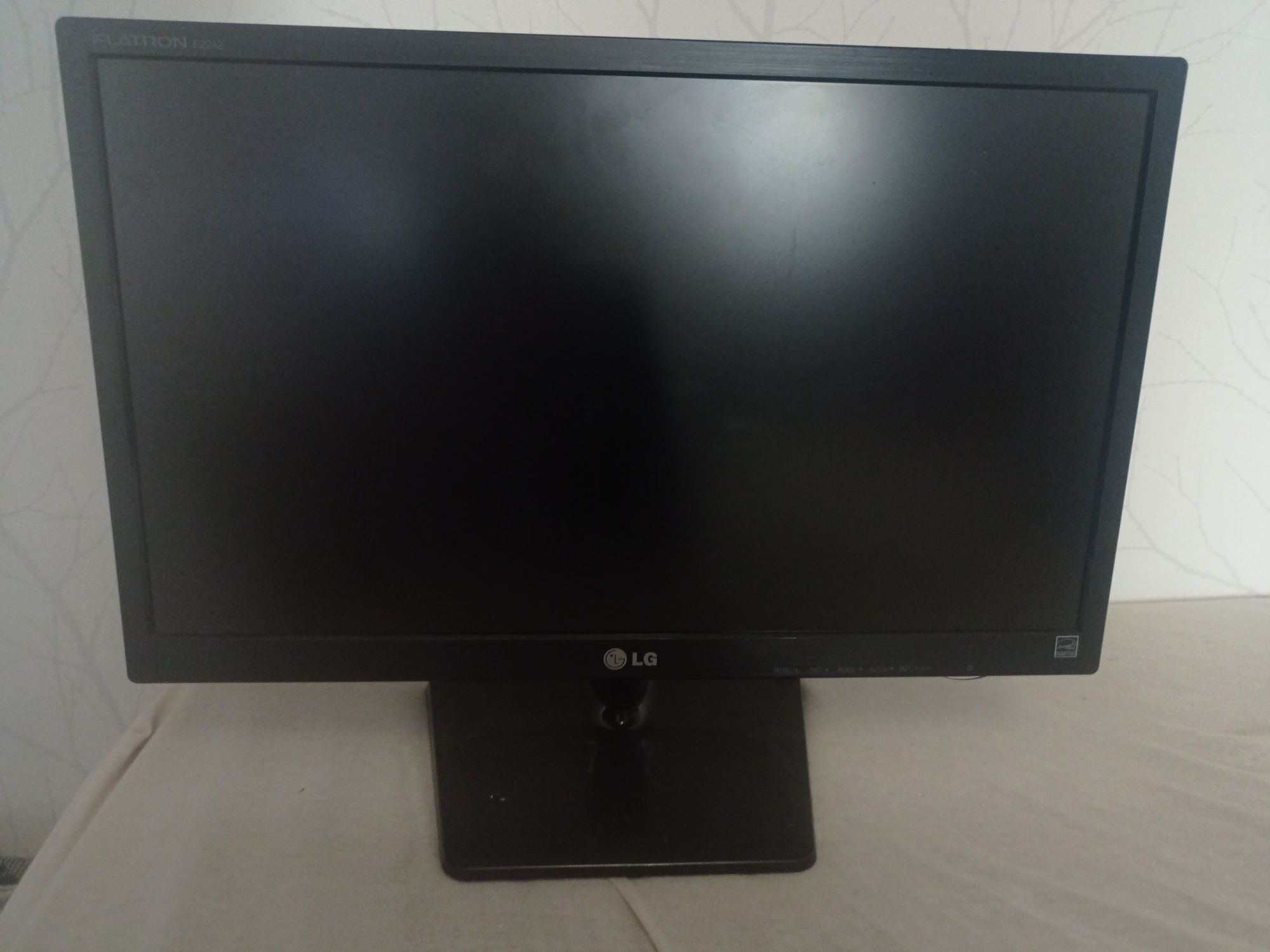 Monitor LG flatron E2242