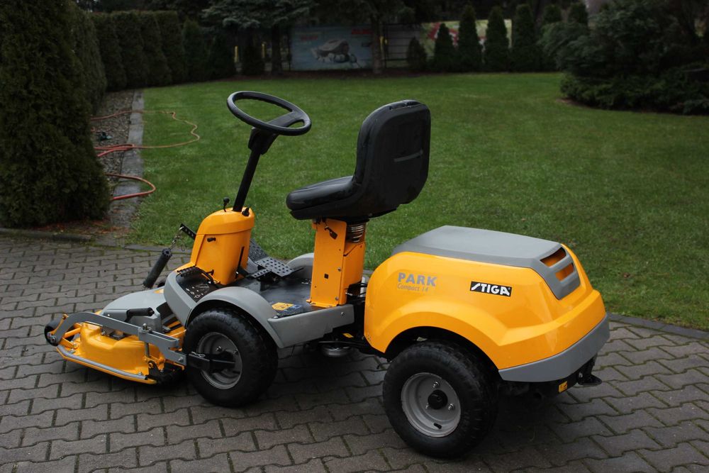 Stiga Park Compact  14  HST TRAKTOREK Kosiarka