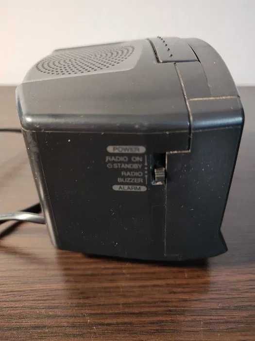 Vintage radiobudzik Aiwa FR-A150