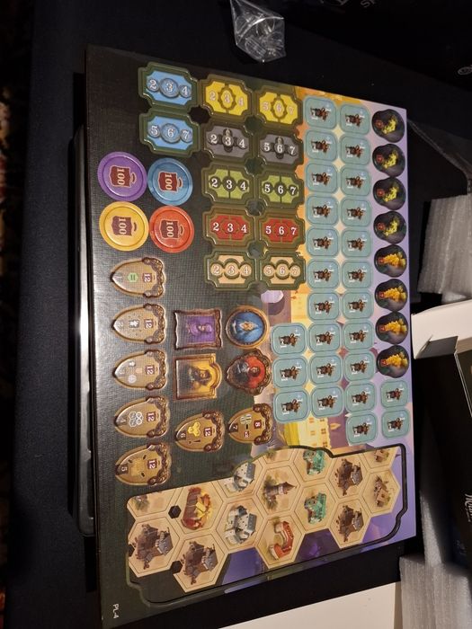 Zamki Burgundii kartonowe znaczniki z edycji Awaken Realms