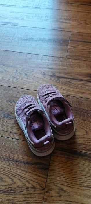 Buty sportowe dla dziewczynki Puma r.26
