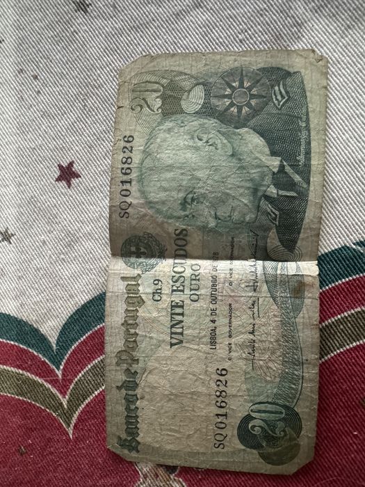 Notas antigas em bom estado