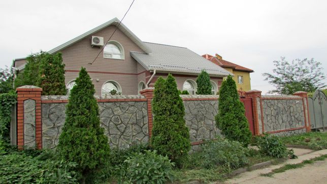 Продам шикарный дом на Новом Мелитополе в районе рынка.