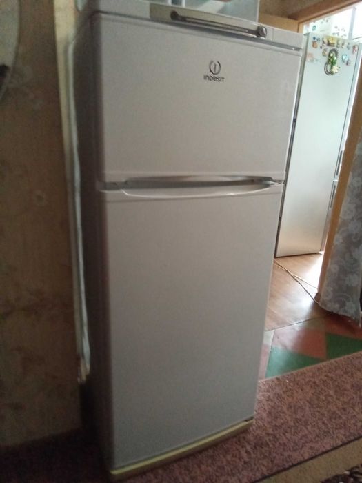 Холодильник Indesit модель ST-145.028 б/у