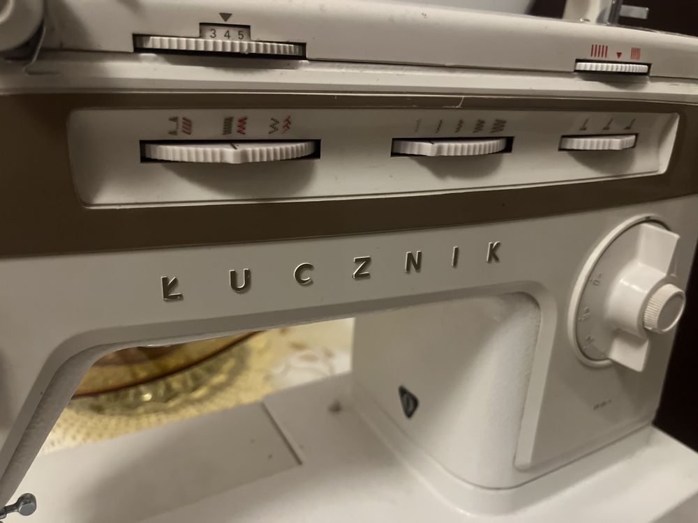 Maszyna do szycia Łucznik 884