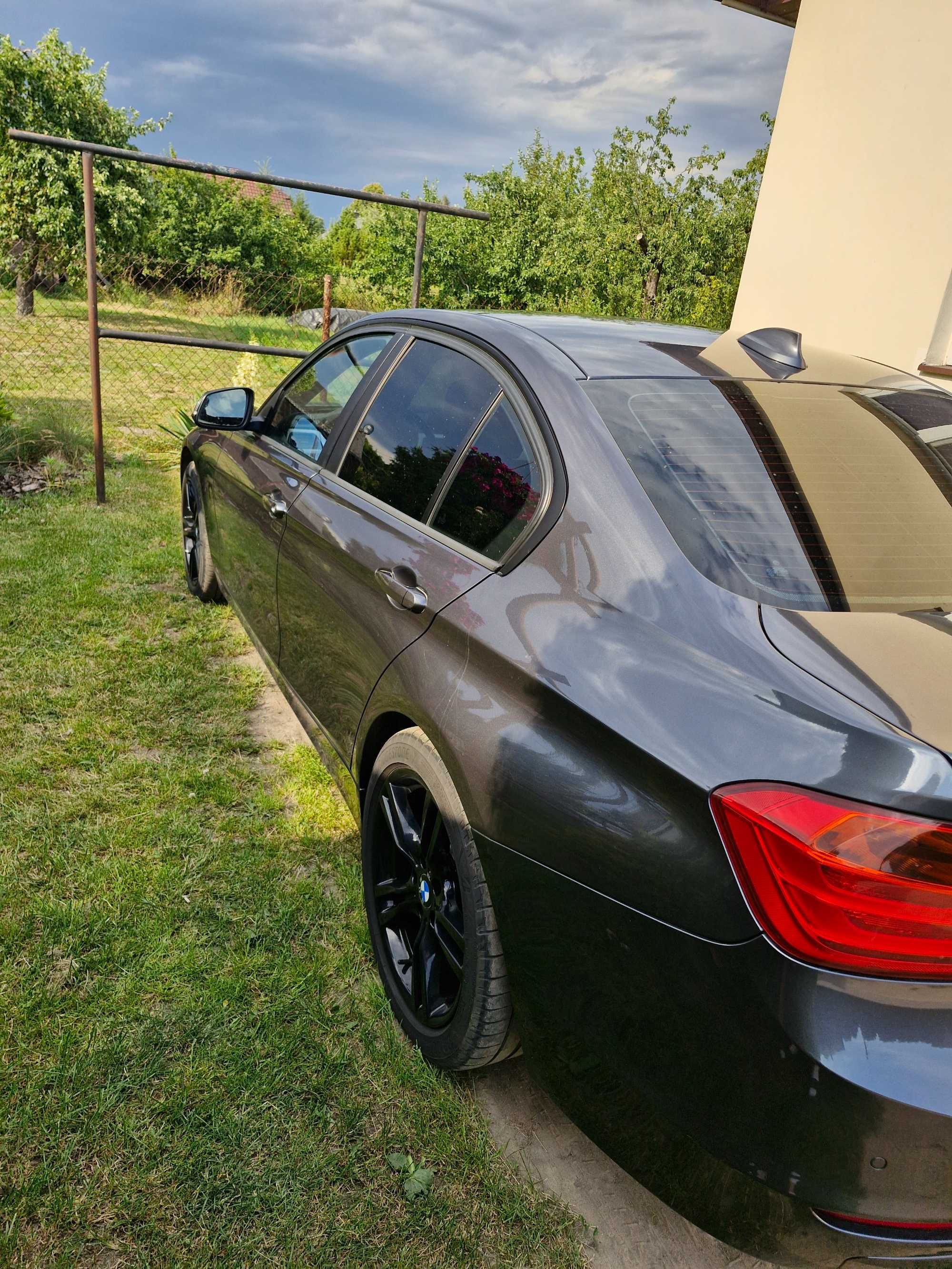 BMW F30 318d 2012r 143km