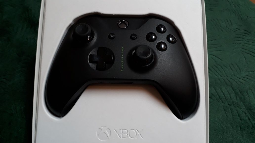 Konsola XBox One X (Project Scorpio) + oryginalny pad