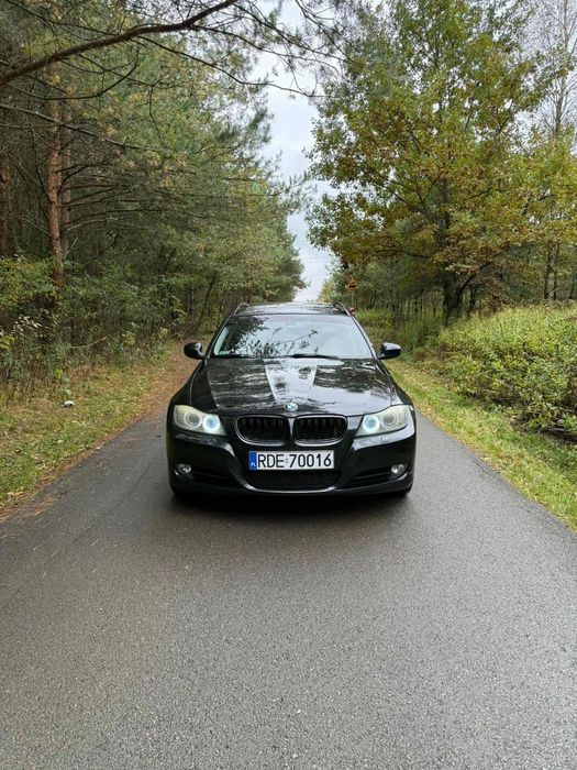 BMW Seria 3 BMW 320d Touring 2010 Automat / Navi Professional / Panorama /Xenon
