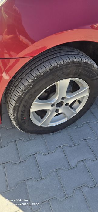 Автомобіль пежо 307