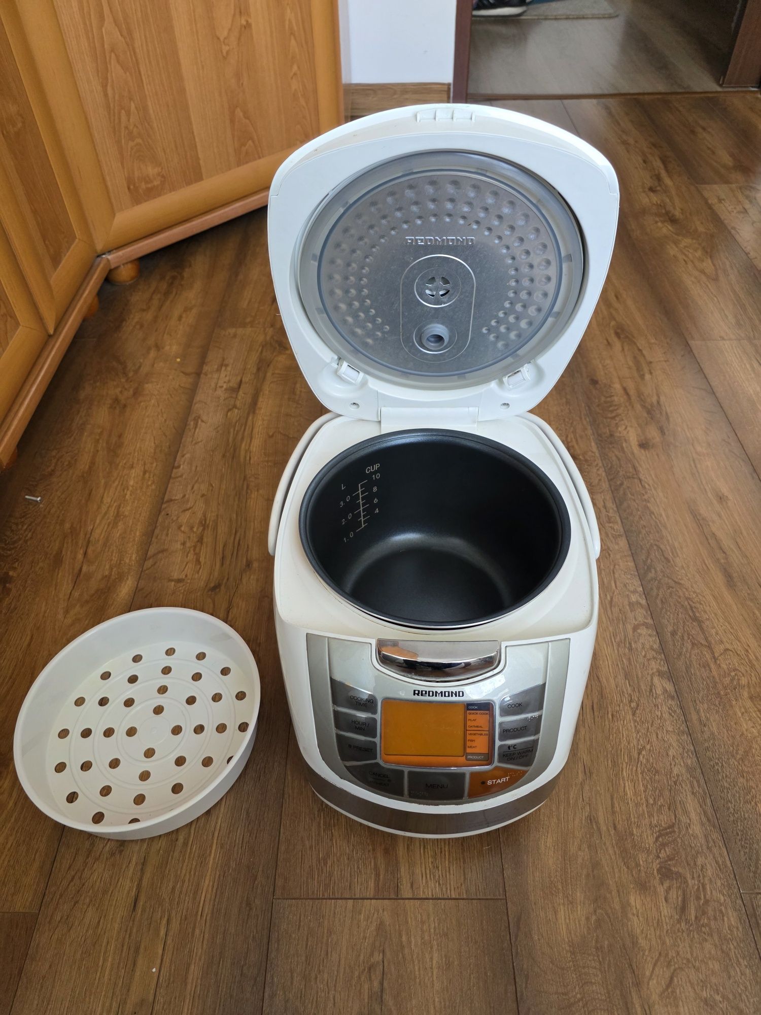 Multicooker Redmond