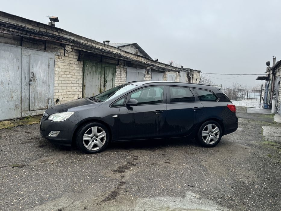 Продам Opel Astra 1.7 disel 2013 г
