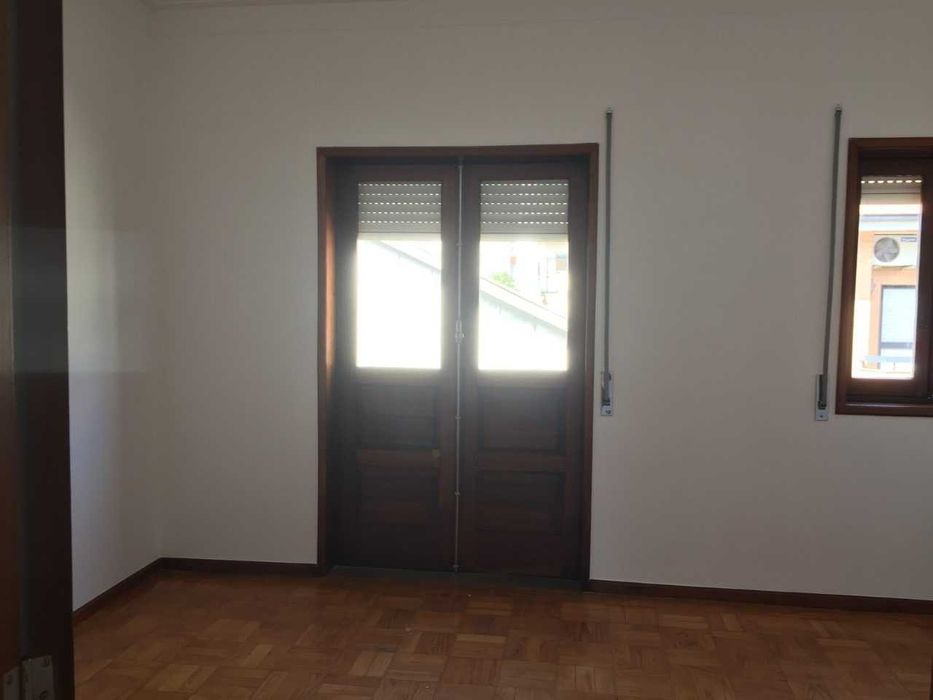 Moradia T2 na Areosa, Rio Tinto para arrendar