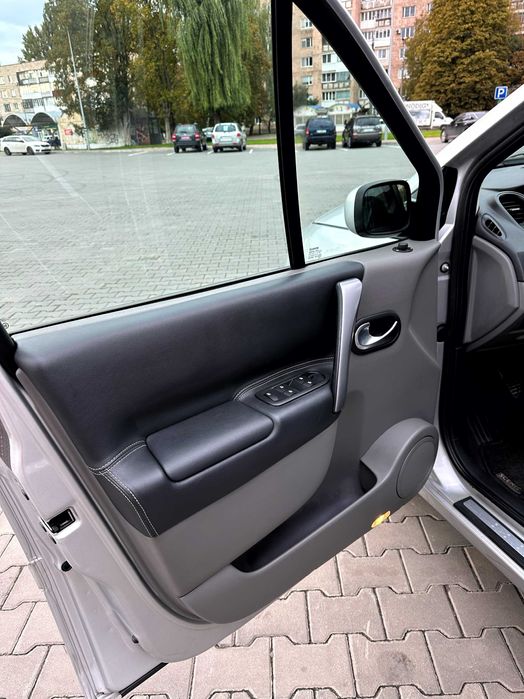 Renault Scenic 2 1.6 бензин