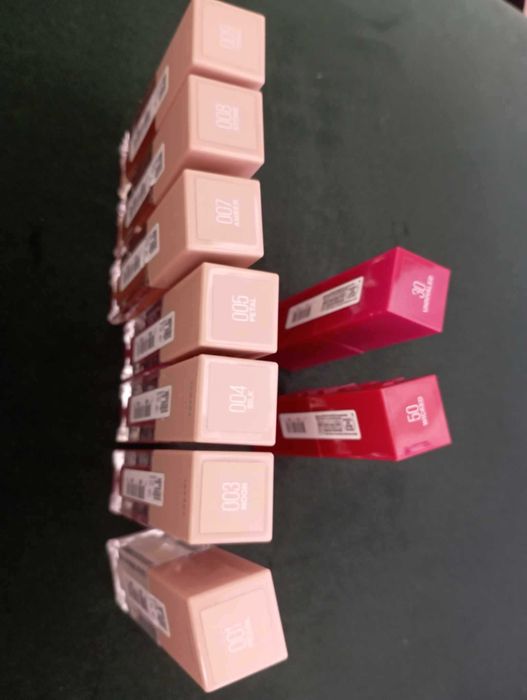 błyszczyk tusz szminka podkład maybelline nowe