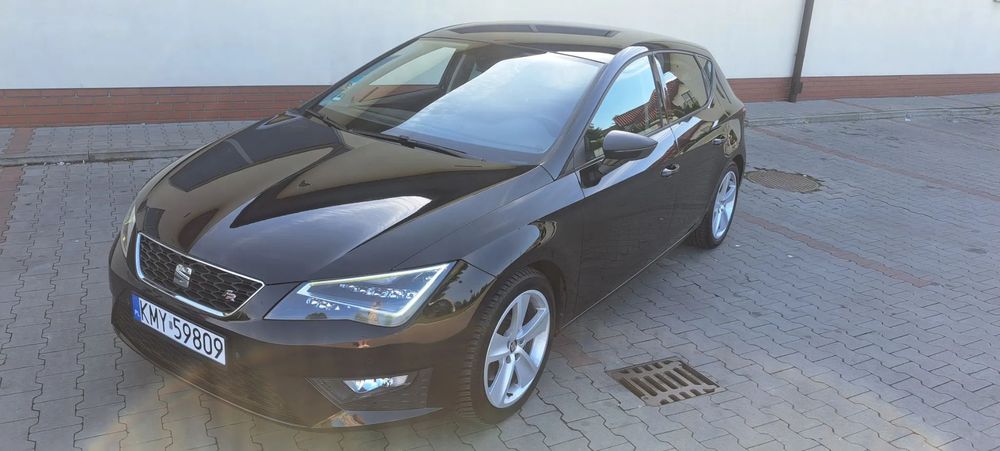Seat Leon bezwypadkowy , serwisowany , świeżo sprowadzony i zarejestrowany .