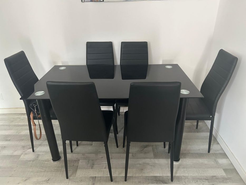 Mesa com cadeiras