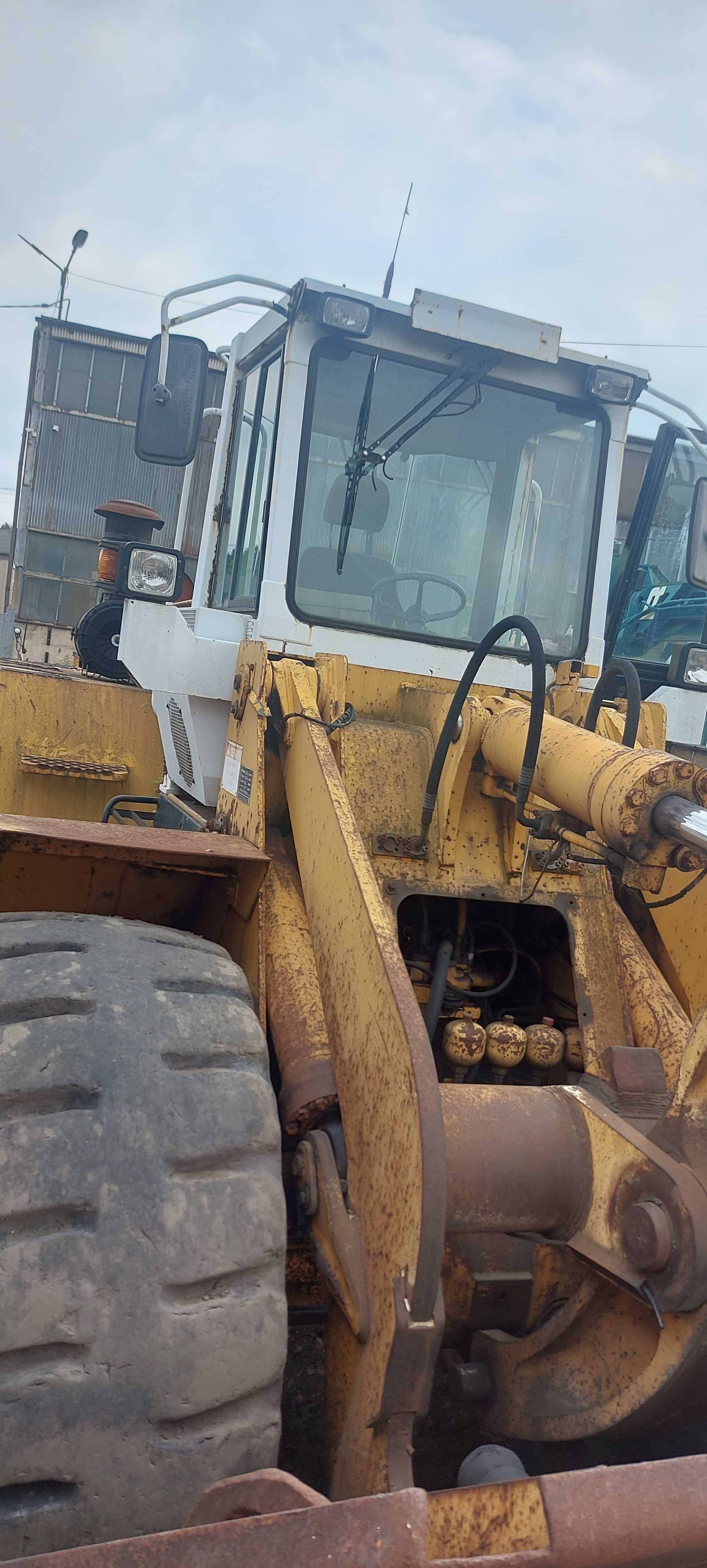 Фронтальний навантажувач Liebherr L 551, рік випуску 1996