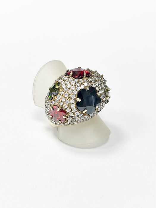 Anel de prata dourada com pedras