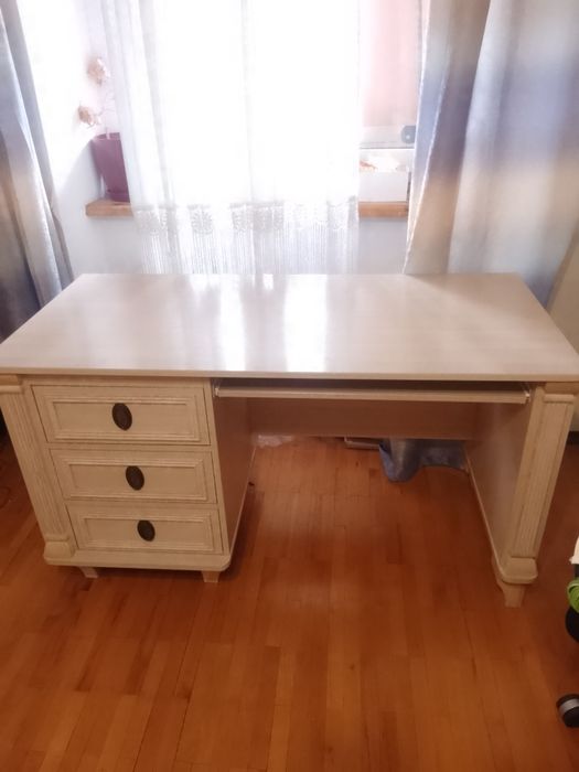 Стол письмовий та і шафа фірми VOX