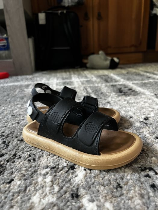 Босоніжки дитячі сандалі