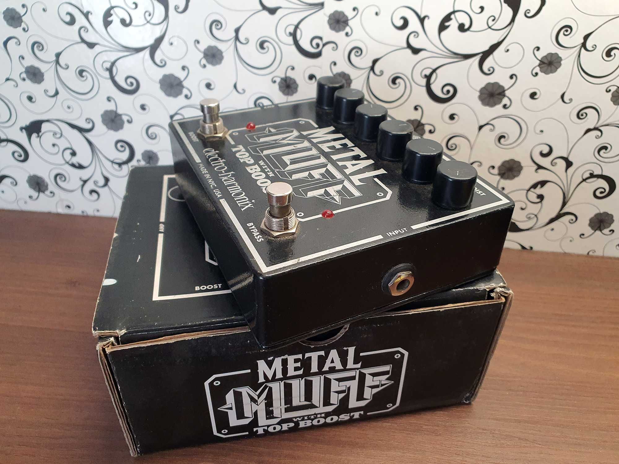 Pedal de distorção Electro-Harmonix Metal Muff com Top Boost