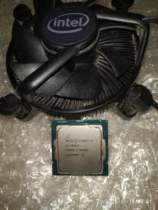 Процесор Intel Core i3 10105F + боксовий кулер.