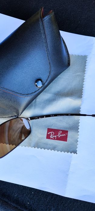 Óculos Ray-Ban..