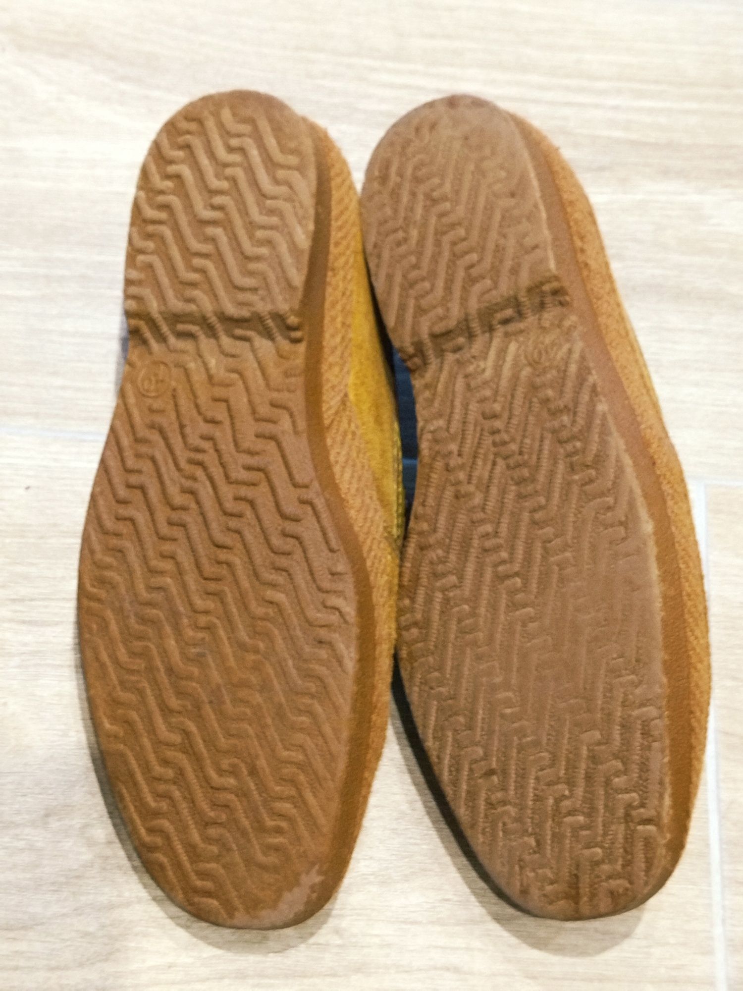 Sapatos camel 40