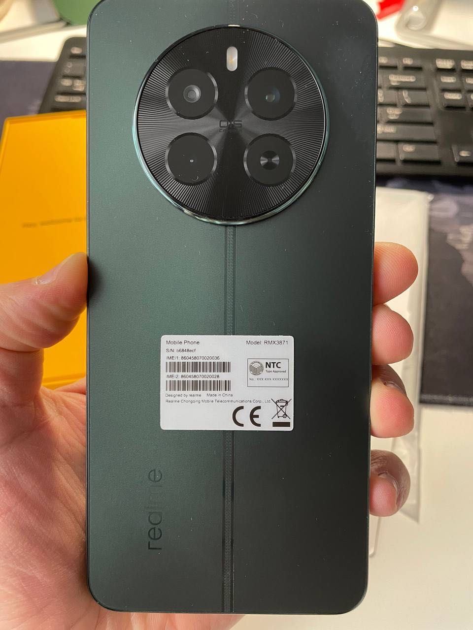 Продам смартфон на Android Realme 12 8/256