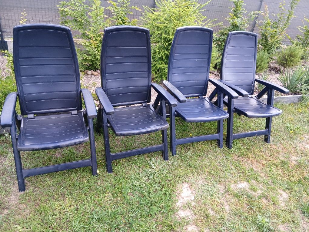 Krzesla plastikowe skladane