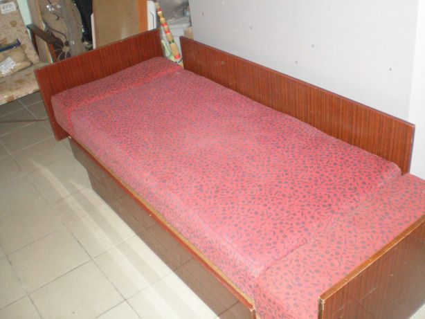 диван-кровать одноместный