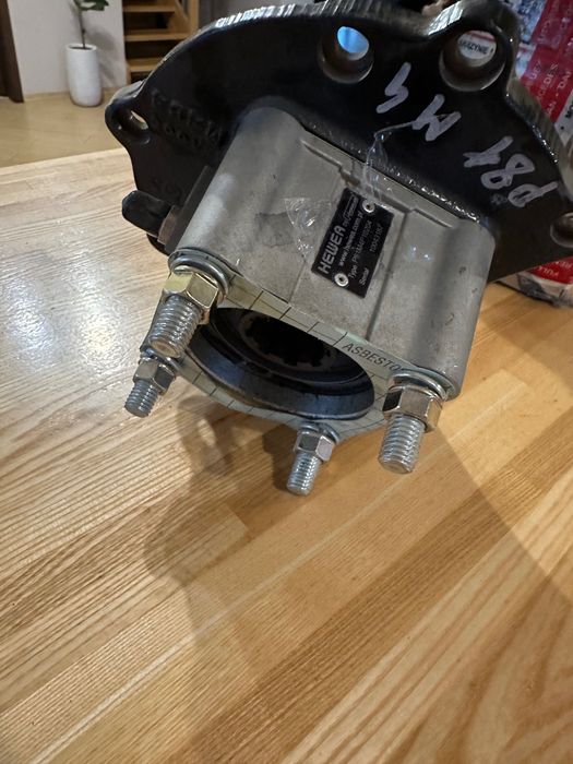 Przystawka odbioru mocy P81M4P10204