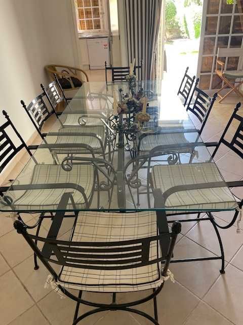 Mesa em Vidro + 8 Cadeiras