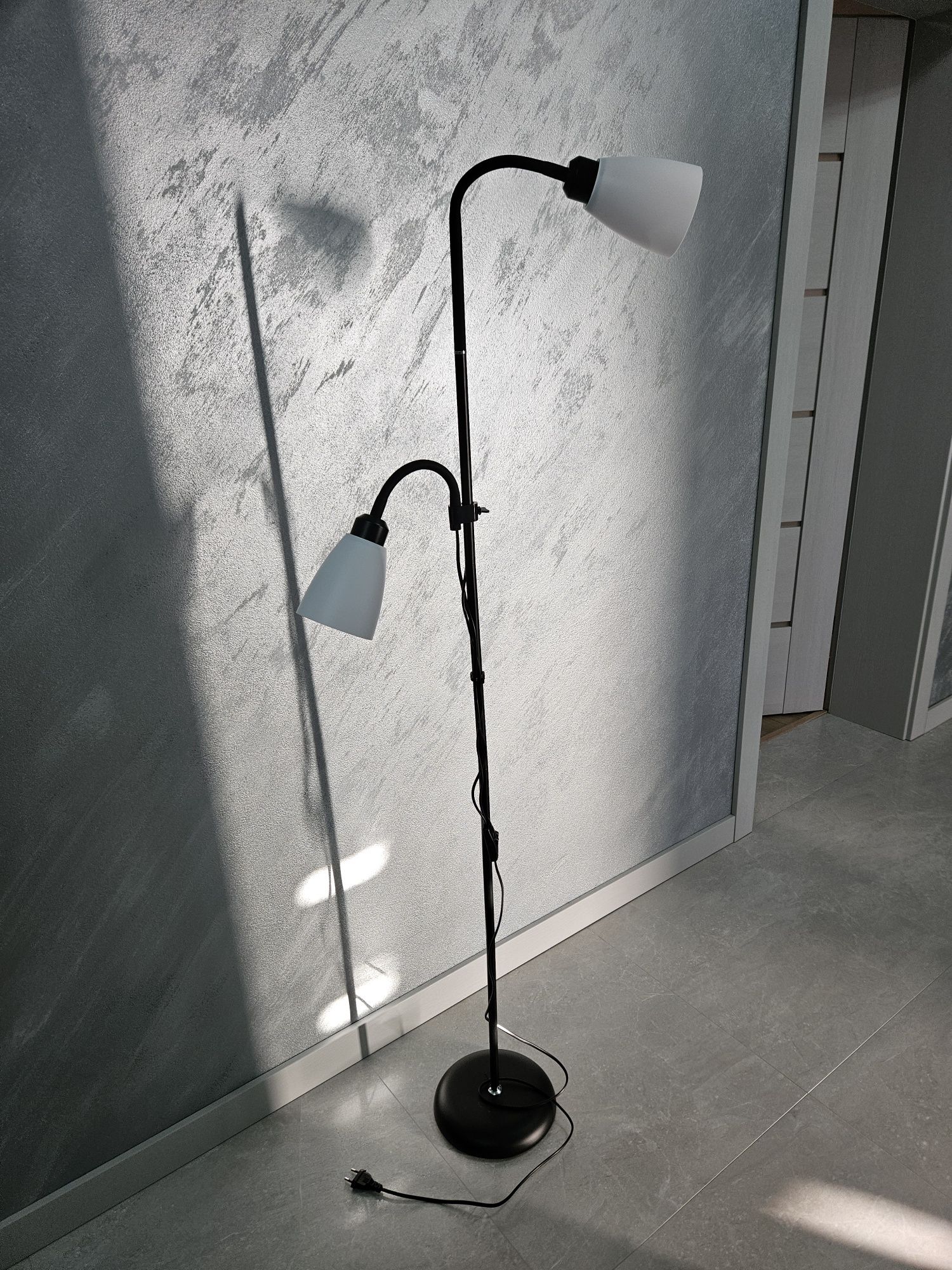 Lampa stojąca Mader 2 x E27 Czarna