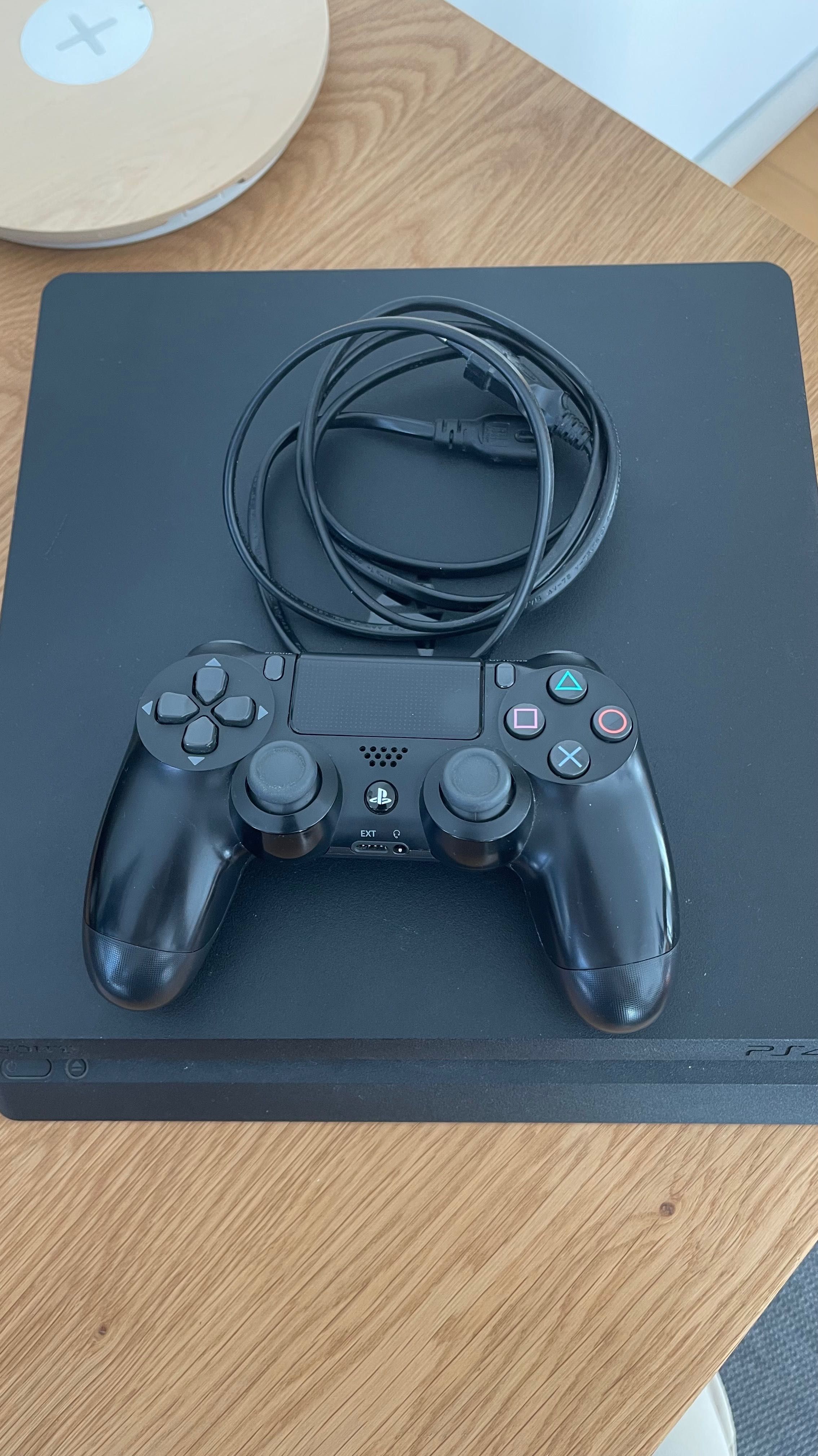 PlayStation 4 Slim 1TB