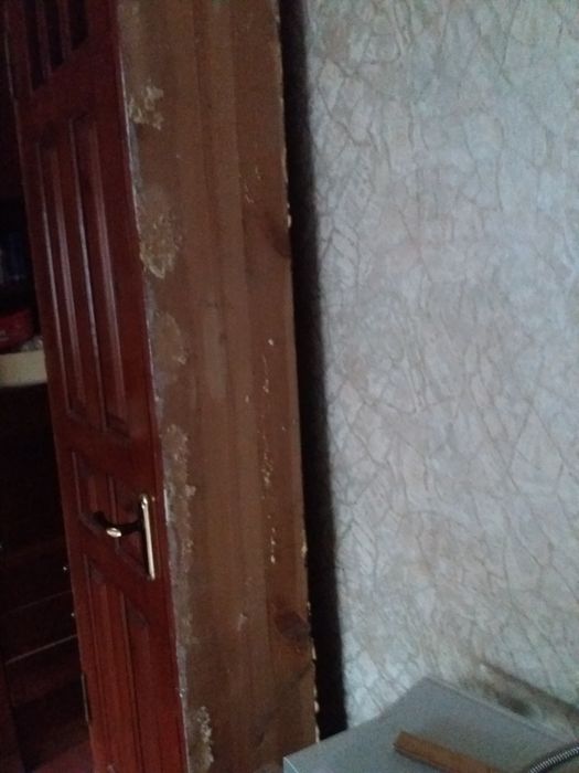 Двері на лоджію натуральне дерево.