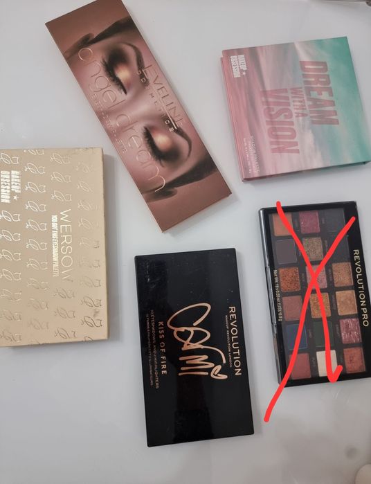 Sprzedam paletki do makijażu różne