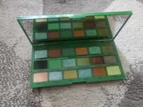 Paleta cieni awokado z lusterkiem revolution