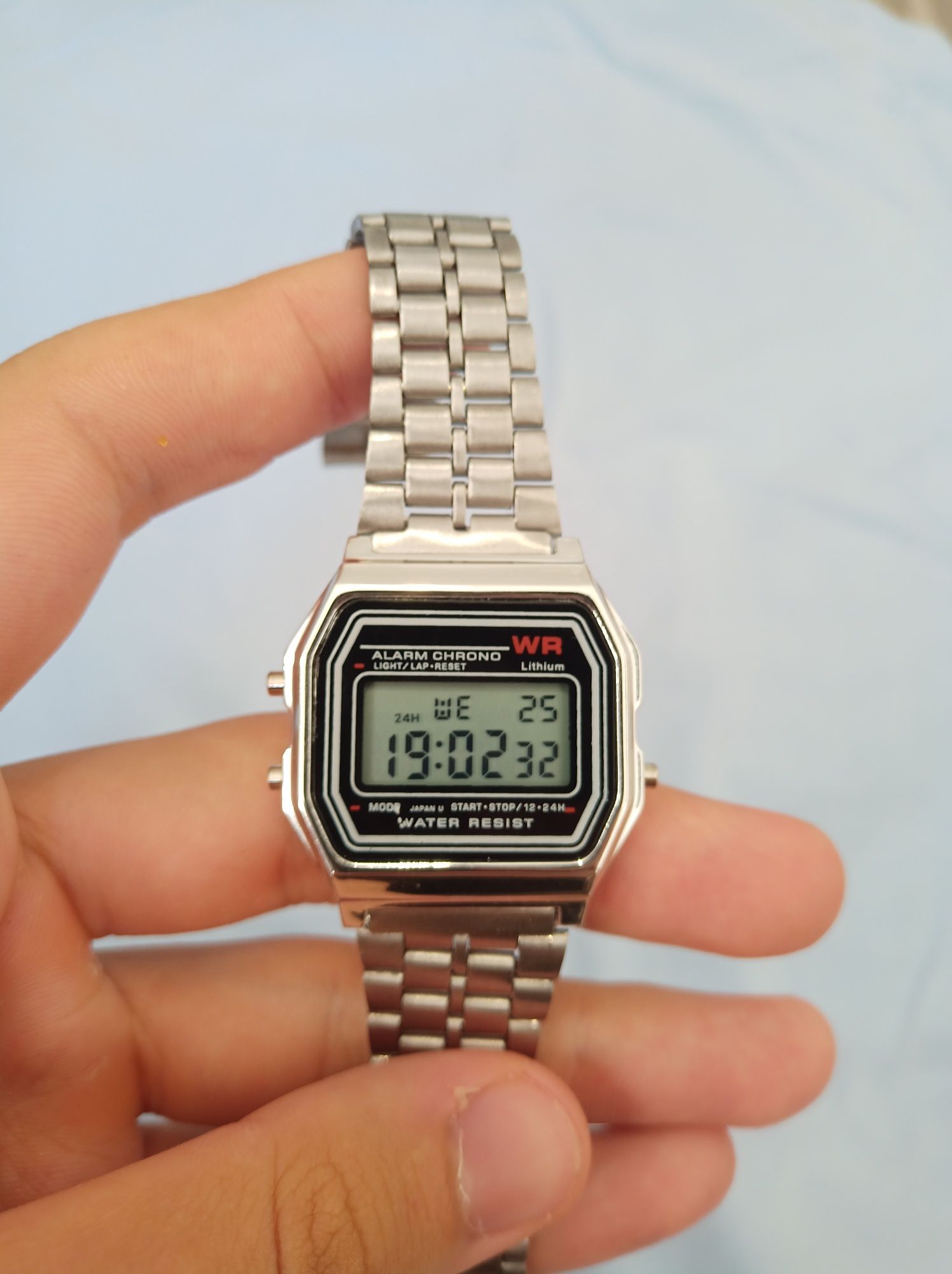 Zegarek sportowy, elektroniczny, podobny do Casio