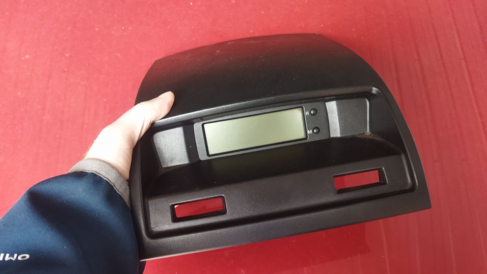 Продам штатные часы Мицубиси Галант 9