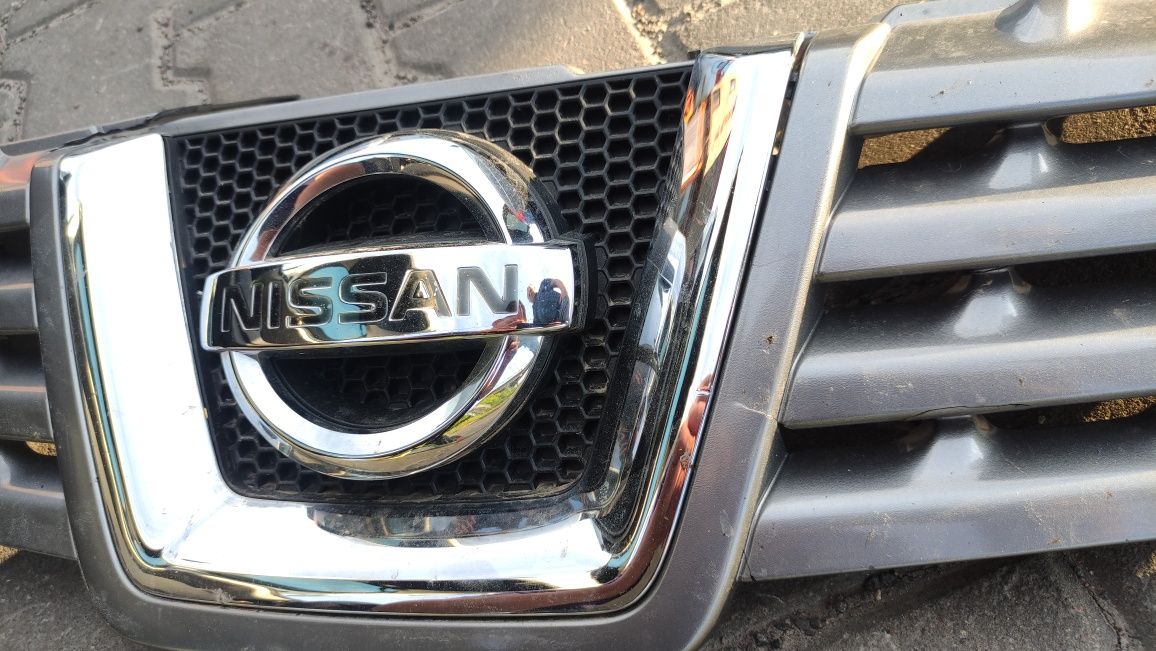 Значок на решітку Nissan Qashkai