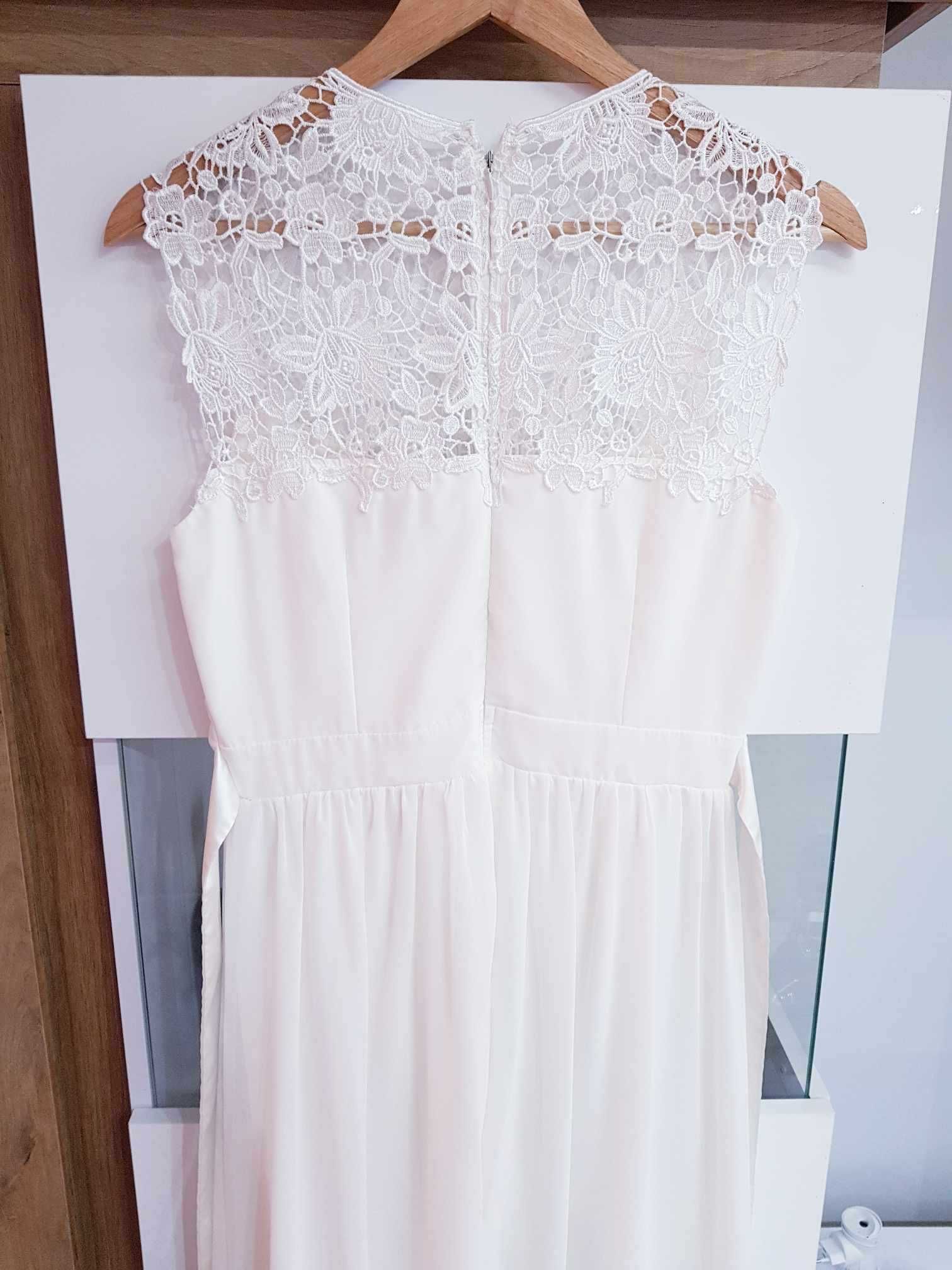 Piękna biała sukienka