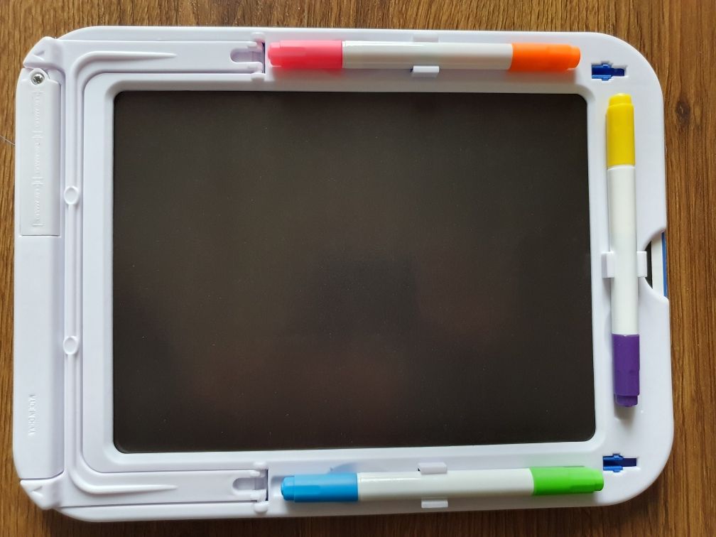Tablet dla dzieci Magic Pad z akcesoriami