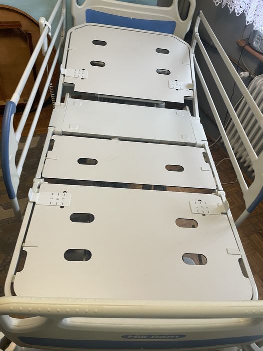 Łóżko rehabilitacyjne/szpitalne Hill-Rom serii 900