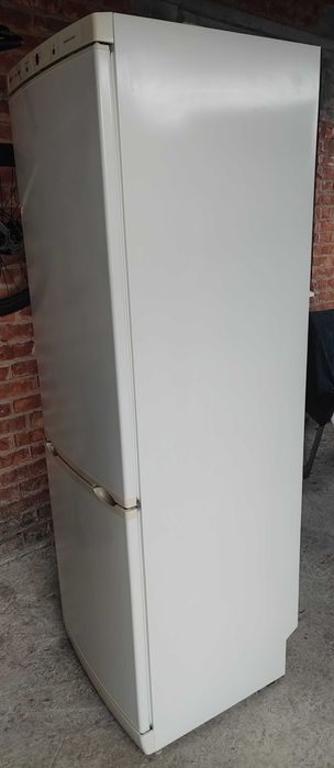 Холодильник двухкамерный Бош